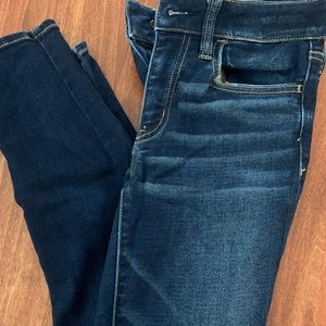 Super stretch jegging crop size 2 from AE